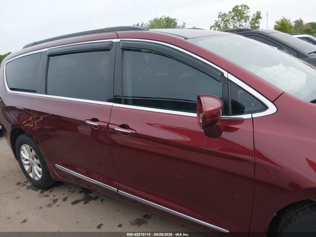 Продаж на аукціоні авто 2017 Chrysler Pacifica Touring-l, vin: 2C4RC1BGXHR530511, номер лоту: 45215110