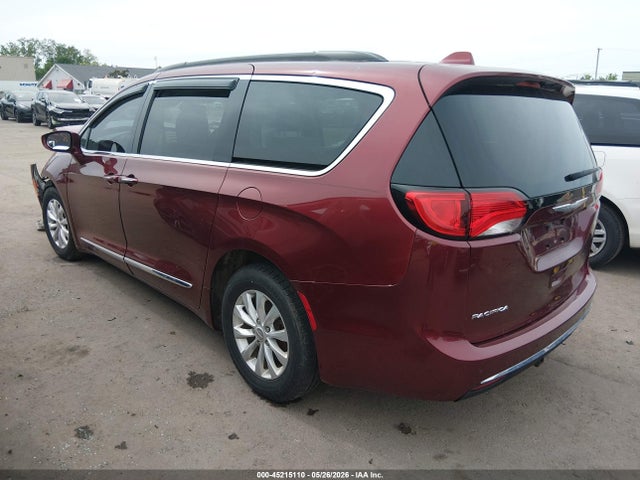 Продаж на аукціоні авто 2017 Chrysler Pacifica Touring-l, vin: 2C4RC1BGXHR530511, номер лоту: 45215110