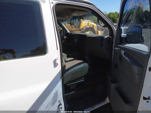 2005 Chevrolet Express მანქანა იყიდება აუქციონზე, vin: 1GCGG25V451137454, აუქციონის ნომერი: 45215140