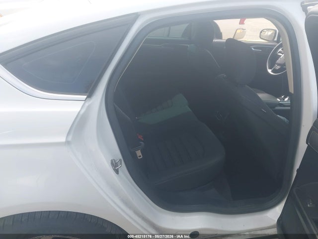 3FA6P0HD3HR235801 Ford FUSION SE
