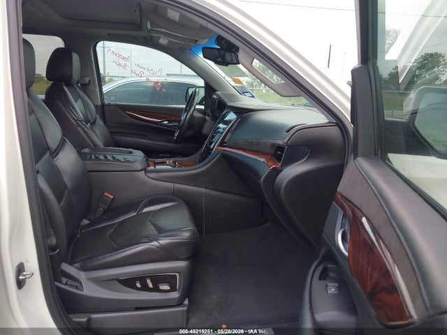 2015 Cadillac Escalade Luxury მანქანა იყიდება აუქციონზე, vin: 1GYS3BKJ1FR181075, აუქციონის ნომერი: 45215251