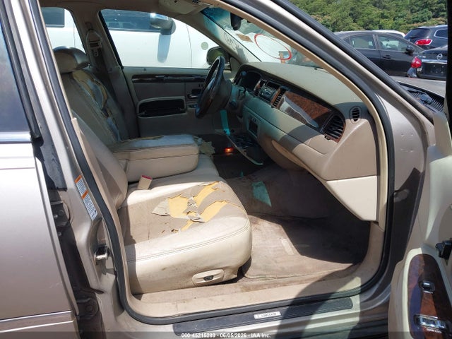 Продаж на аукціоні авто 2000 Lincoln Town Car Signature, vin: 1LNHM82W5YY928287, номер лоту: 45215289