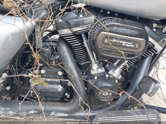 Harley-Davidson FLHXS 2019 1HD1KRP11KB605555 Image 8