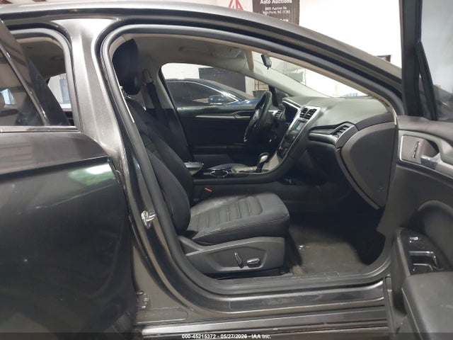 45215372 :رقم المزاد ، 1FA6P0H75F5104783 vin ، 2015 Ford Fusion Se مزاد بيع
