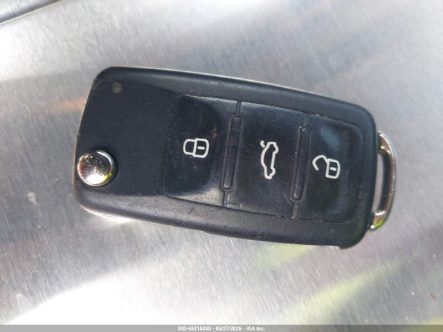2013 Volkswagen Beetle 2.0l Tdi მანქანა იყიდება აუქციონზე, vin: 3VWJL7AT1DM661498, აუქციონის ნომერი: 45215385