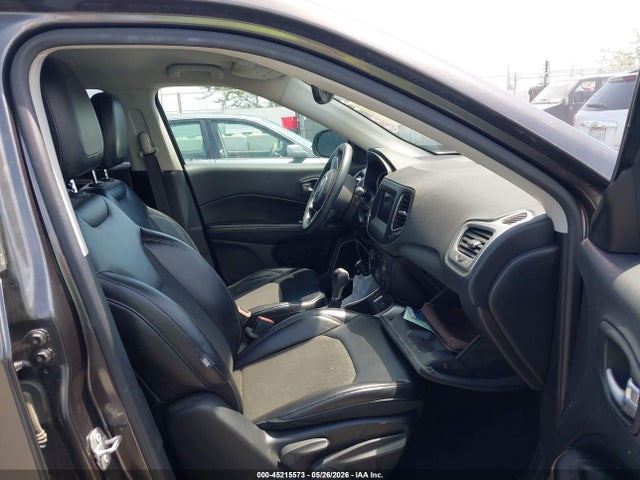 3C4NJCBB7JT124466 Jeep Compass Latitude Fwd