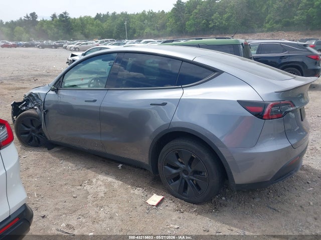 Продаж на аукціоні авто 2024 Tesla Model Y Long Range Dual Motor All-wheel Drive, vin: 7SAYGDEE3RF199749, номер лоту: 45215603
