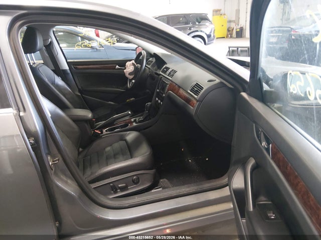 Продажа на аукционе авто 2013 Volkswagen Passat 2.5l Sel Premium, vin: 1VWCH7A32DC082256, номер лота: 45215652