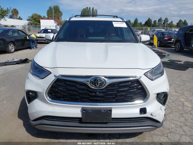 Toyota Highlander Platinum 2022 5TDFZRBH0NS236045 Image 12