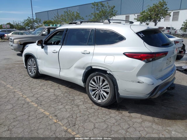 Toyota Highlander Platinum 2022 5TDFZRBH0NS236045 Image 3