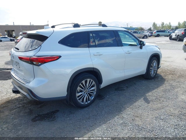 5TDFZRBH0NS236045 Toyota Highlander Platinum