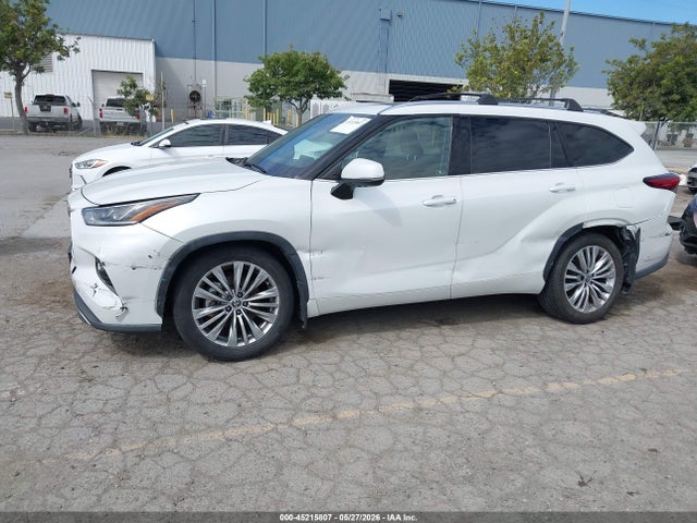 5TDFZRBH0NS236045 Toyota Highlander Platinum