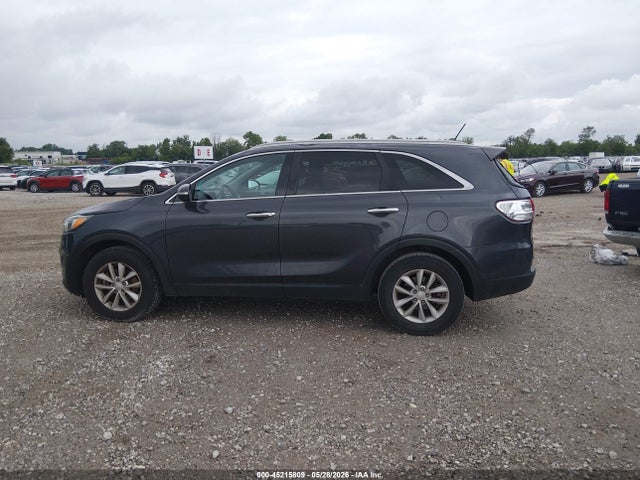 45215809 :رقم المزاد ، 5XYPG4A30HG215166 vin ، 2017 Kia Sorento 2.4l Lx مزاد بيع