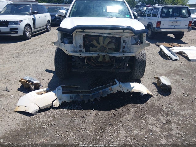 Продажа на аукционе авто 2017 Toyota Tacoma Sr5 V6, vin: 5TFCZ5AN0HX092093, номер лота: 45215892