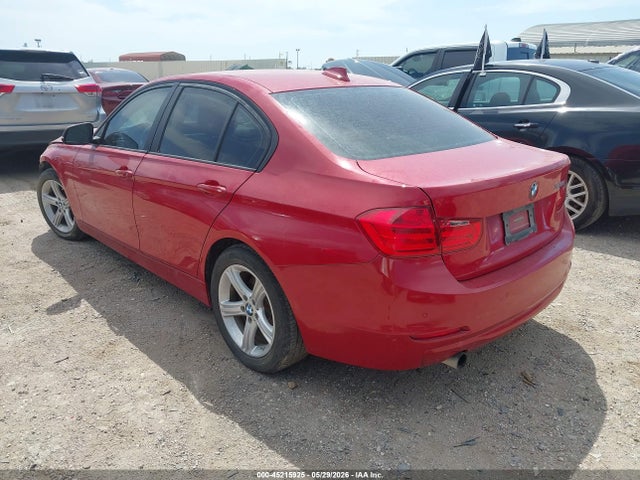 BMW 320i 2014 WBA3B1G51ENT00846 Image 3