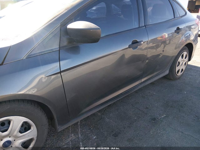 Ford FOCUS S 2016 1FADP3E21GL246465 Image 12