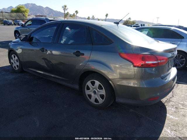Ford FOCUS S 2016 1FADP3E21GL246465 Image 3