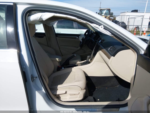 1VWBA7A30JC026439 Volkswagen Passat 2.0t Se