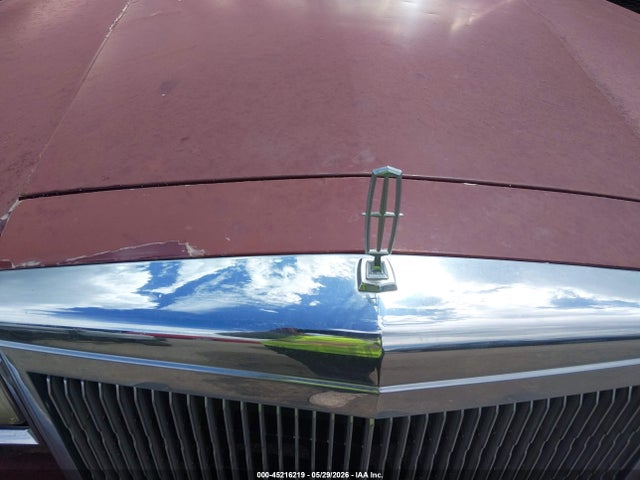 1988 Lincoln Town Car Signature მანქანა იყიდება აუქციონზე, vin: 1LNBM82F0JY718613, აუქციონის ნომერი: 45216219