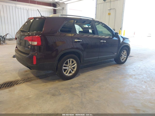 KIA Sorento Lx V6 2014 5XYKTDA72EG532130 Image 4
