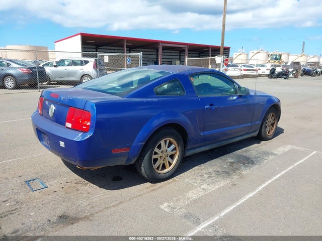 2005 Ford Mustang V6 Deluxe/v6 Premium მანქანა იყიდება აუქციონზე, vin: 1ZVFT80N555163181, აუქციონის ნომერი: 45216262