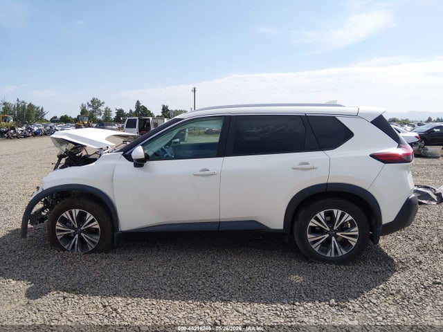 5N1BT3BB4NC731242 Nissan Rogue Sv Intelligent Awd