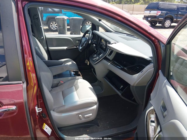 2017 Toyota Sienna Xle 8 Passenger მანქანა იყიდება აუქციონზე, vin: 5TDYZ3DC6HS784420, აუქციონის ნომერი: 45216283
