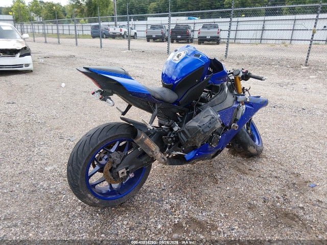 Yamaha YZFR1 2018 JYARN39E6JA004067 Image 4