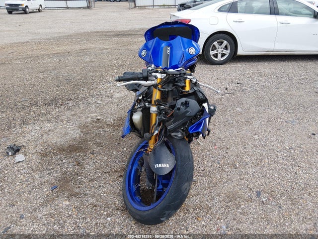 Yamaha YZFR1 2018 JYARN39E6JA004067 Image 5