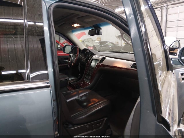 2009 Cadillac Escalade Standard მანქანა იყიდება აუქციონზე, vin: 1GYFK23299R222195, აუქციონის ნომერი: 45216294
