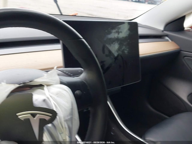 Tesla Model 3 Long Range/mid Range 2018 5YJ3E1EA8JF016777 Image 7