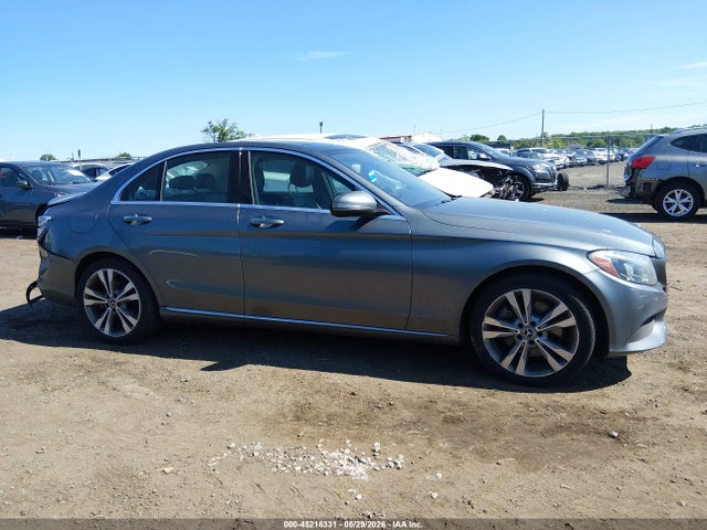 2018 Mercedes-benz C 300 4matic მანქანა იყიდება აუქციონზე, vin: 55SWF4KB5JU245456, აუქციონის ნომერი: 45216331