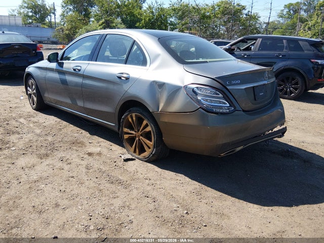 2018 Mercedes-benz C 300 4matic მანქანა იყიდება აუქციონზე, vin: 55SWF4KB5JU245456, აუქციონის ნომერი: 45216331