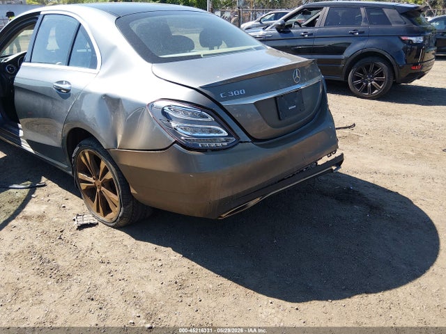 2018 Mercedes-benz C 300 4matic მანქანა იყიდება აუქციონზე, vin: 55SWF4KB5JU245456, აუქციონის ნომერი: 45216331