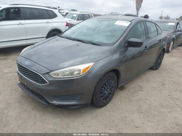 45216388 :رقم المزاد ، 1FADP3E28FL261964 vin ، 2015 Ford Focus S مزاد بيع