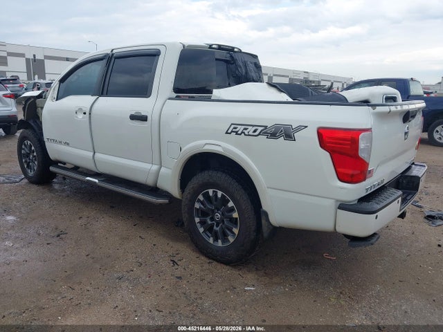 45216446 :رقم المزاد ، 1N6AA1E57JN513257 vin ، 2018 Nissan Titan Pro-4x مزاد بيع