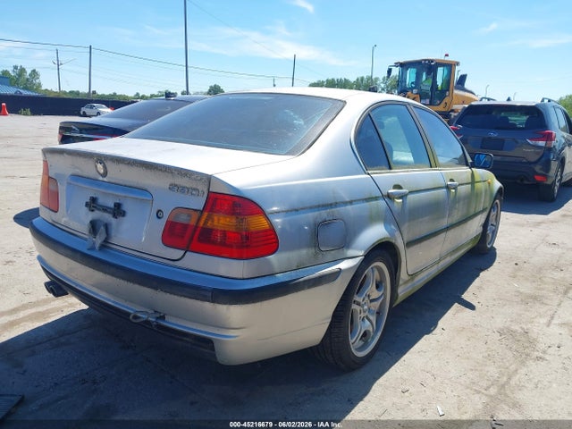 2003 Bmw 330i მანქანა იყიდება აუქციონზე, vin: WBAEV53413KM32718, აუქციონის ნომერი: 45216679