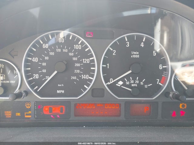 2003 Bmw 330i მანქანა იყიდება აუქციონზე, vin: WBAEV53413KM32718, აუქციონის ნომერი: 45216679