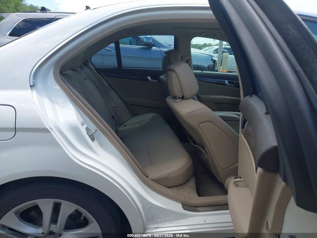 Aukcja sprzedaży 2013 Mercedes-benz C 300 Luxury 4matic, vin: WDDGF8AB1DF952896, numer aukcji: 45216878