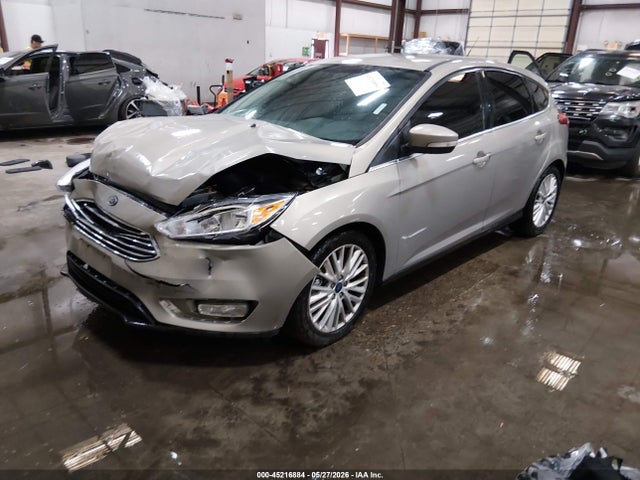 Ford Focus Titanium 2016 1FADP3N28GL321470 Image 2