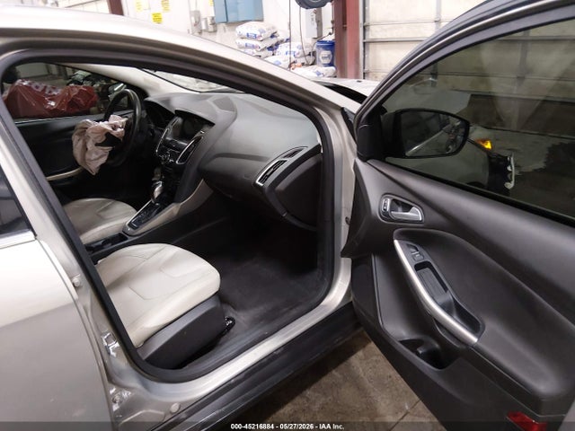 Ford Focus Titanium 2016 1FADP3N28GL321470 Image 5