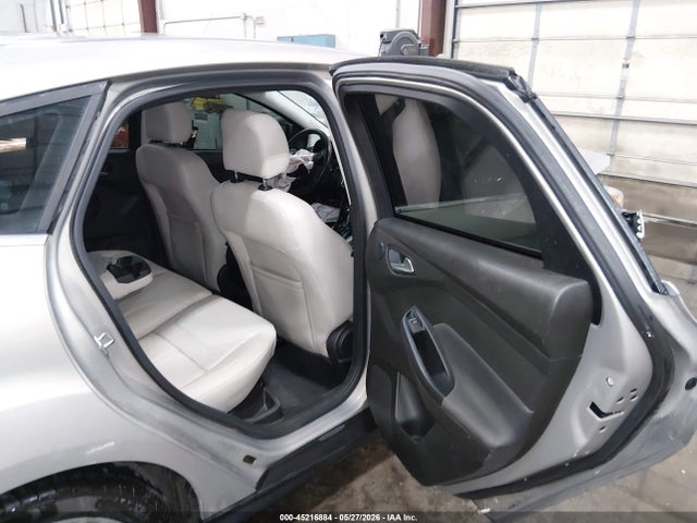 Ford Focus Titanium 2016 1FADP3N28GL321470 Image 8