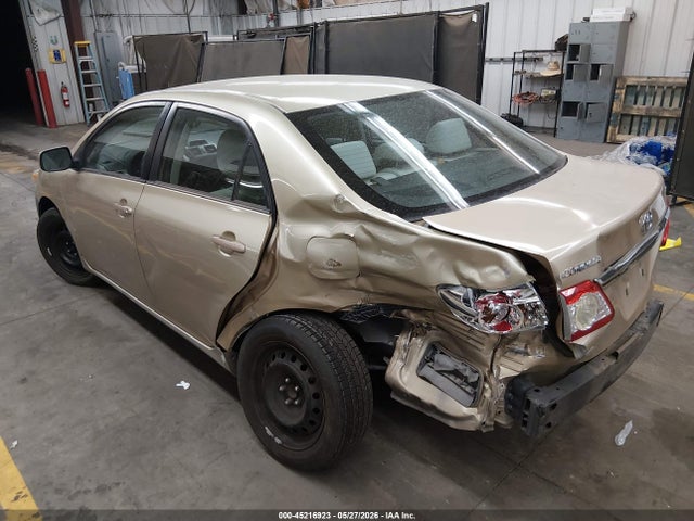 45216923 :رقم المزاد ، 2T1BU4EE8DC939126 vin ، 2013 Toyota Corolla Le مزاد بيع