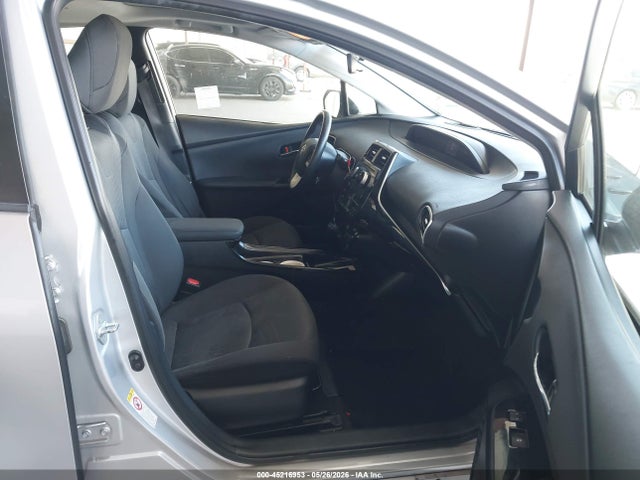 JTDKARFU5G3008981 Toyota Prius Three