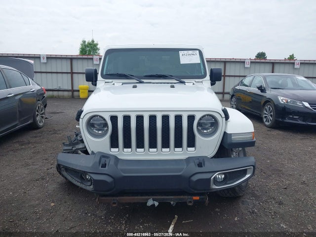1C4HJXEG9JW124734 Jeep Wrangler Unlimited Sahara