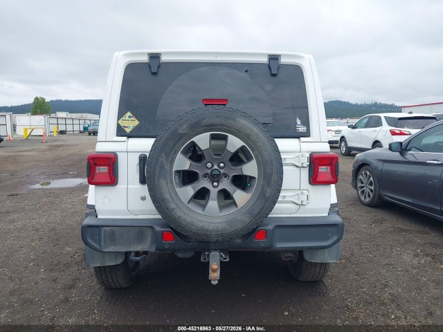 1C4HJXEG9JW124734 Jeep Wrangler Unlimited Sahara