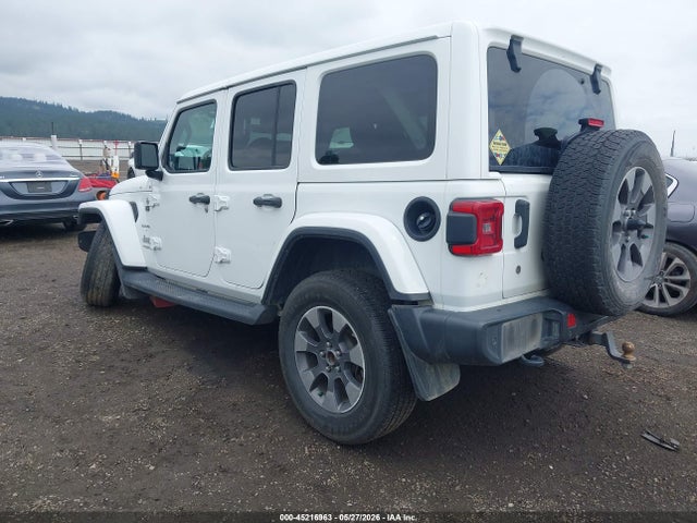 1C4HJXEG9JW124734 Jeep Wrangler Unlimited Sahara