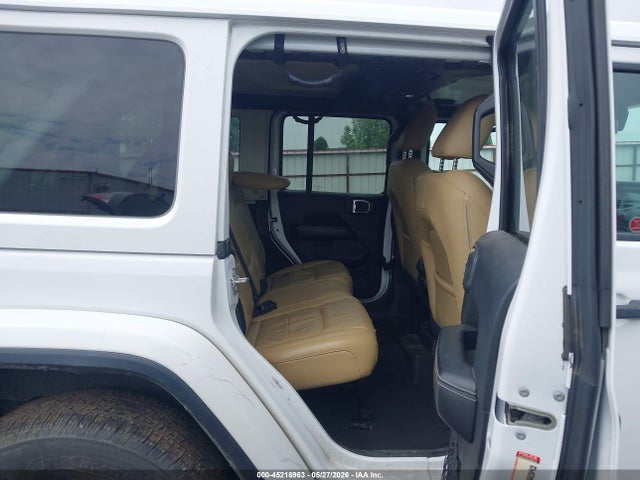 1C4HJXEG9JW124734 Jeep Wrangler Unlimited Sahara
