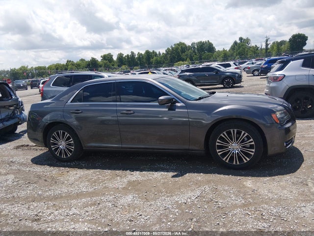 2013 Chrysler 300 300s მანქანა იყიდება აუქციონზე, vin: 2C3CCAGT8DH744011, აუქციონის ნომერი: 45217009