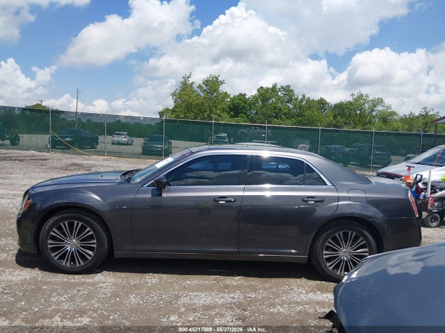 2013 Chrysler 300 300s მანქანა იყიდება აუქციონზე, vin: 2C3CCAGT8DH744011, აუქციონის ნომერი: 45217009